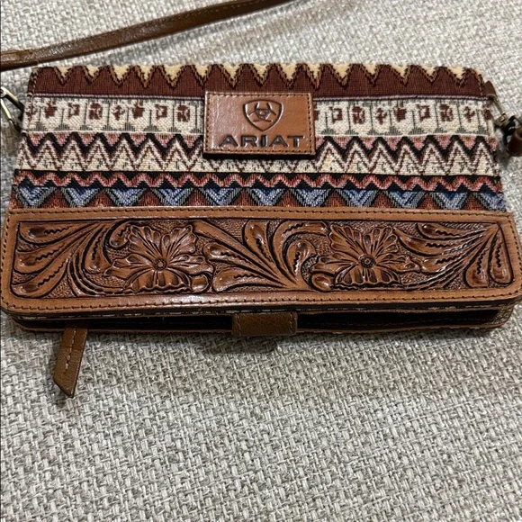 Ariat Multicolor Embroidered Clutch - Picture 7 of 8